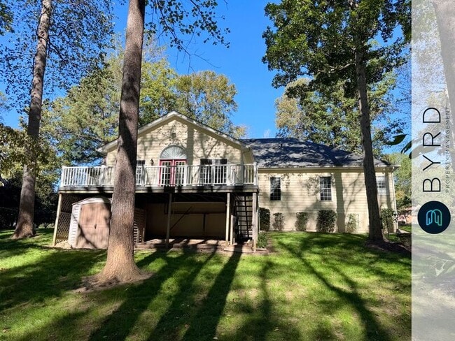 Building Photo - 423 Elm Creek Dr