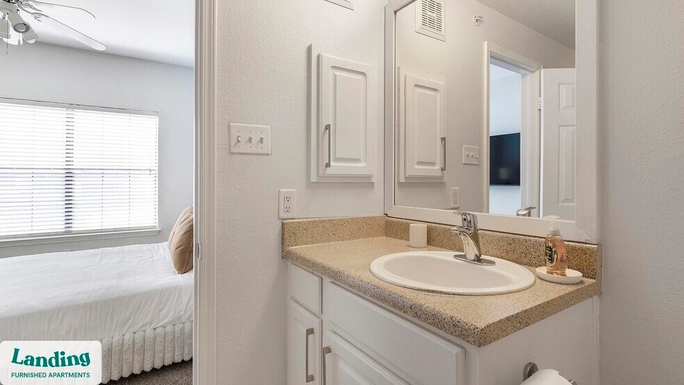 Building Photo - 1601 W Arbrook Blvd