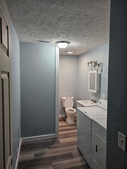 Building Photo - 112 S Virginia St