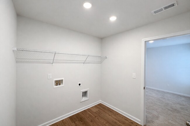 Building Photo - Spacious 5 Bedroom Dawsonville Home with Rare Basement Just Minutes from GA 400 and the Outlets