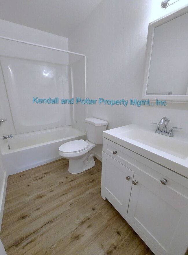 Building Photo - Large Updated 2 Bedroom Condo In Watsonville!