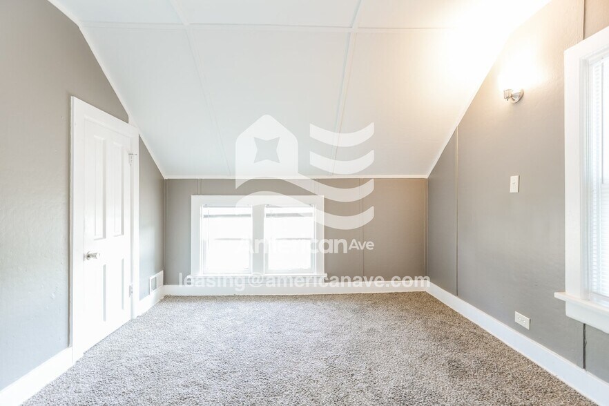 Building Photo - 250 Studebaker St