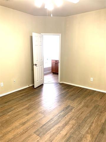 Building Photo - 9216 White Swan Pl