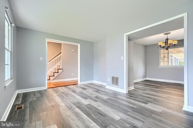Building Photo - 7 Crestview Garth