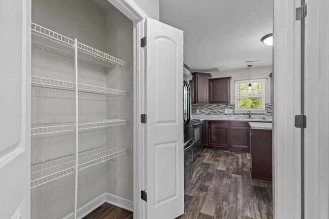 Building Photo - 3 Bed | 2.5 Bath | ~1,536 Sq Ft | Available for Rent