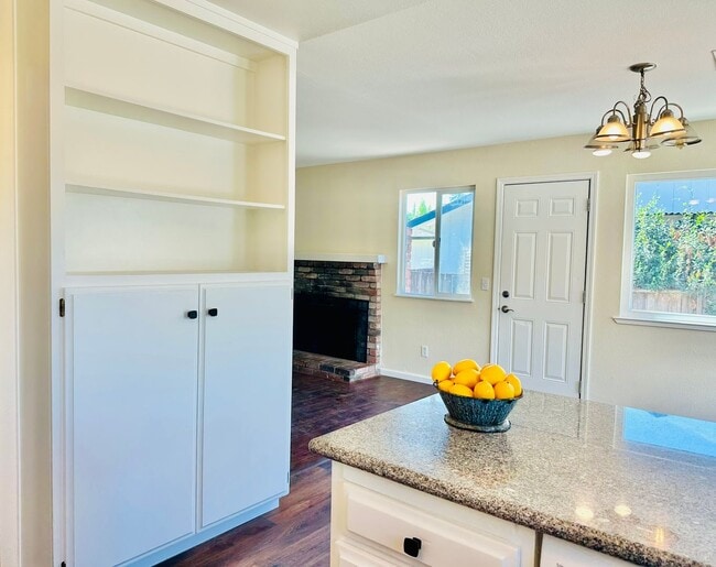 Building Photo - 505 Funston Dr