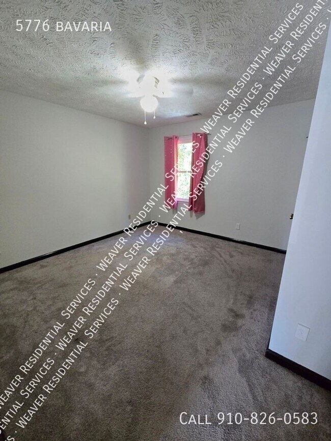 Building Photo - Cute Two Story in Fayetteville!