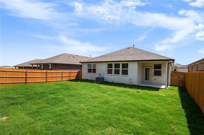 Building Photo - 150 Jayden Dr