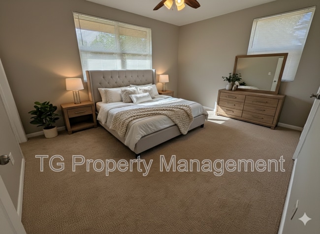 Building Photo - 1355 Lamanto Ave E