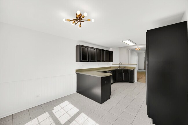 Building Photo - 2290 Scott Ln