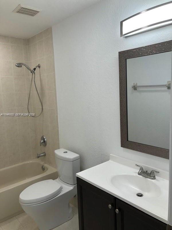 Building Photo - 2451 SE 14th Ave