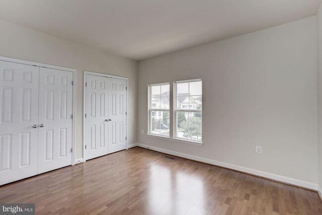 Building Photo - 42514 Mayflower Terrace