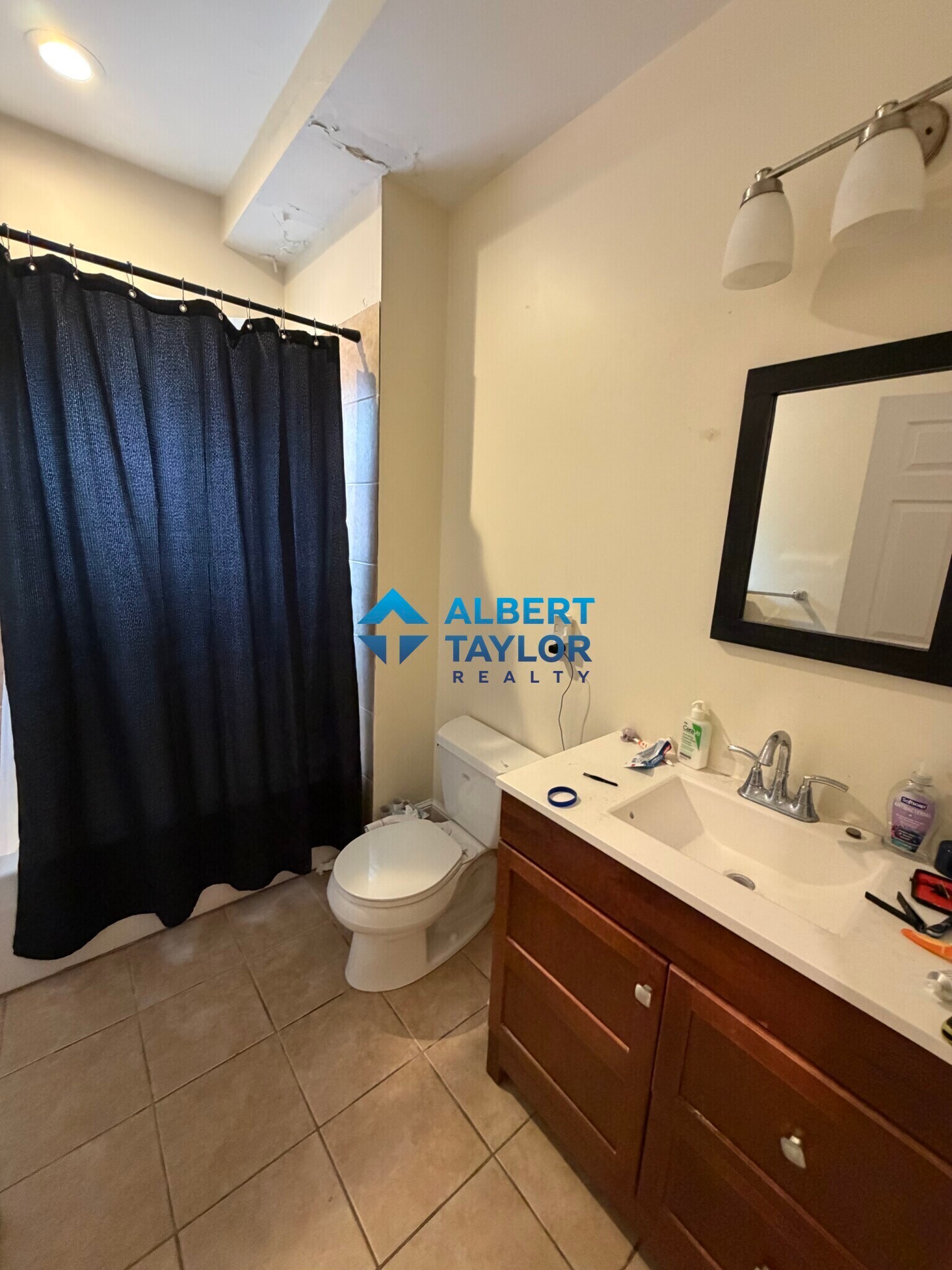 Building Photo - 226 Calumet St