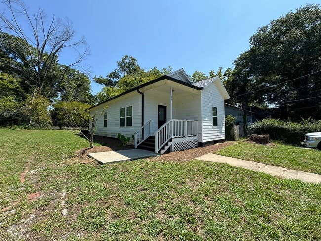 Building Photo - Renovated 3/1 House in South Rome- $1,095