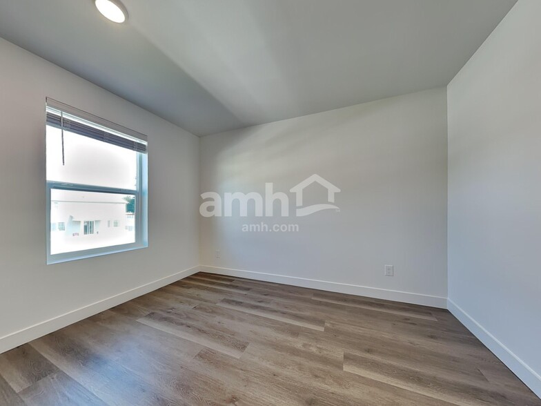 Building Photo - 7733 Selah St SW