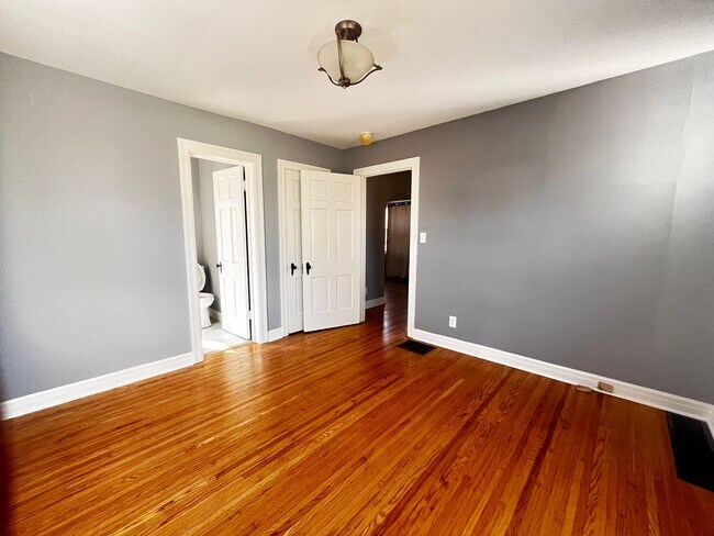 Building Photo - Spacious 3-Bedroom Home for Rent – Comfort...