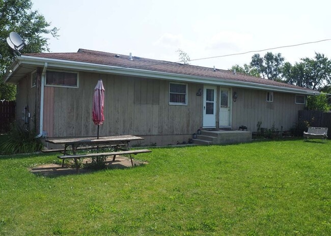 Building Photo - 14545 Archer Ave