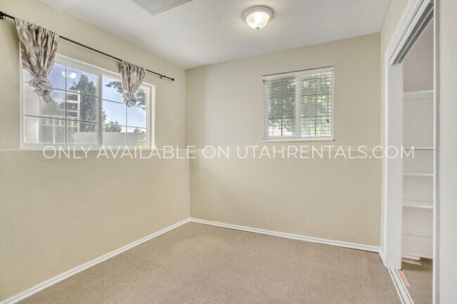 Building Photo - 1152 N 120 W