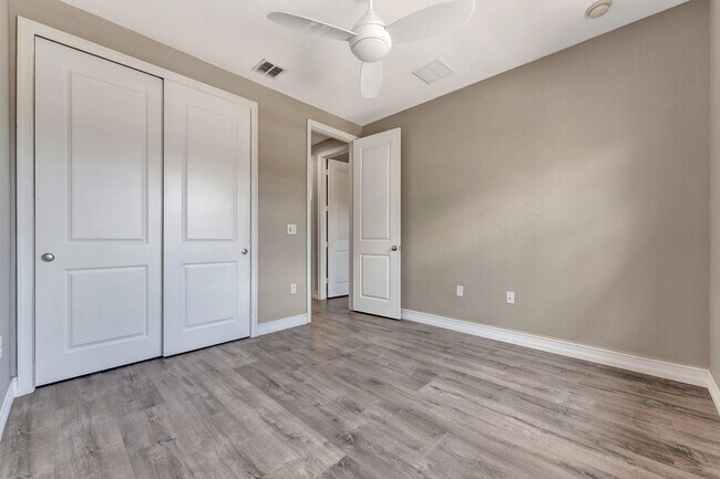 Building Photo - 10850 NW 74th Dr