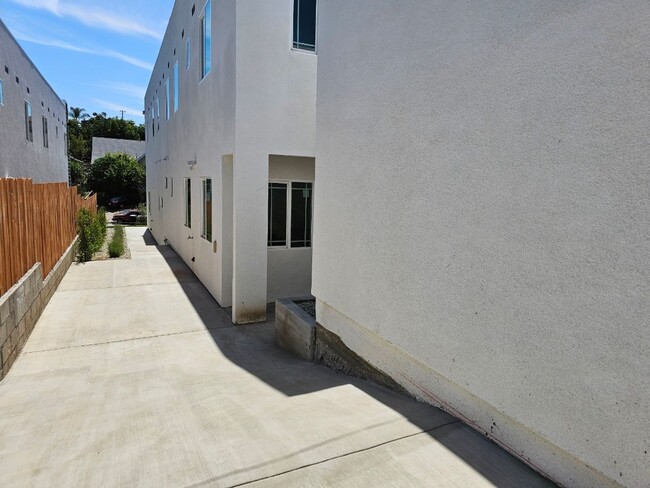 Building Photo - HERBERT(1526)