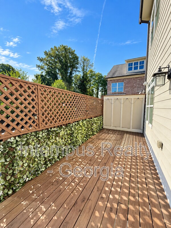 Building Photo - 1260 Stone Castle Cir