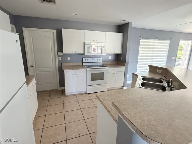 Building Photo - 3030 33rd St SW