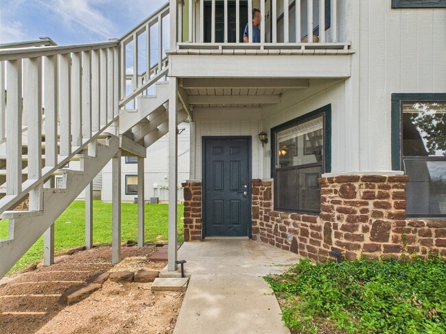 Primary Photo - Charming 1-Bedroom Retreat on Friendship L...