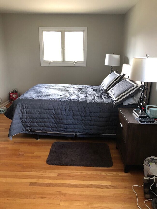 Building Photo - Charming 5 BD/3 BA down the street from Kelley and Luddy!