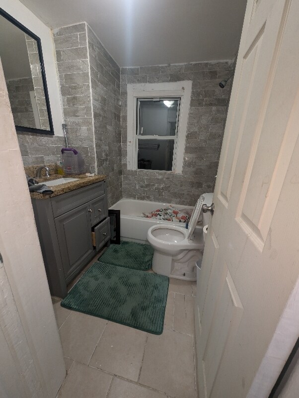 Building Photo - 240 Timon St