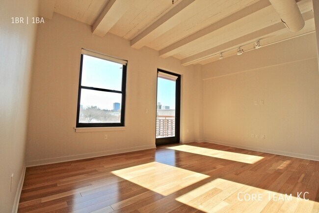 Building Photo - 217 W Pershing Rd