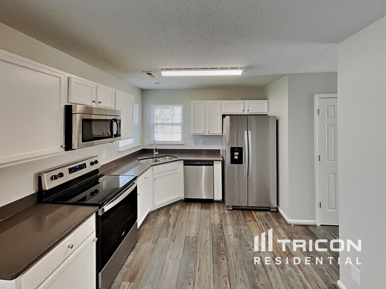 Building Photo - 5040 Liberty Hall Cir