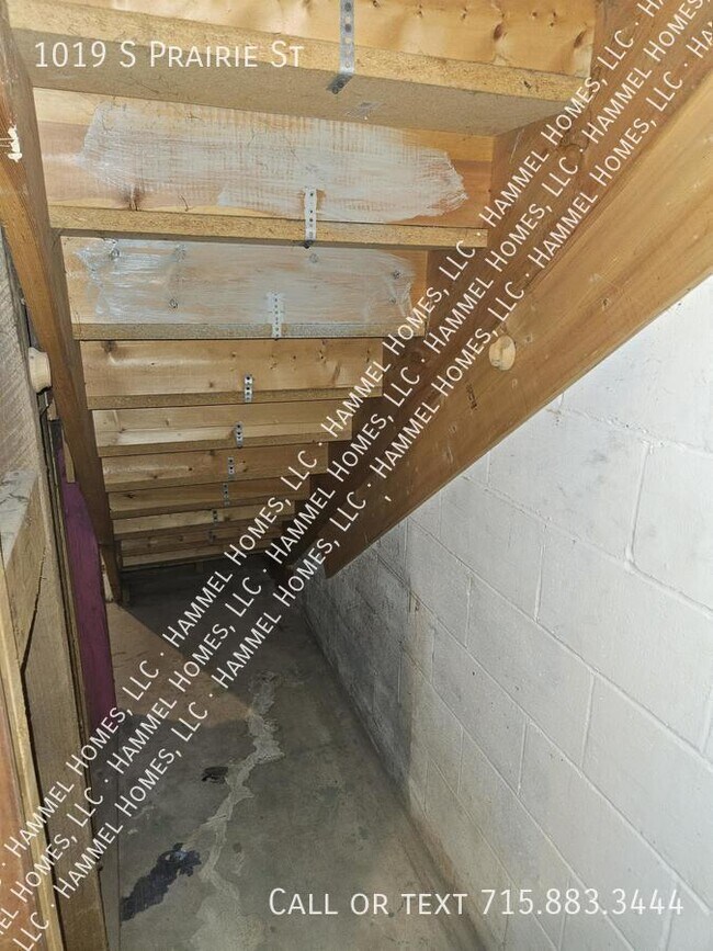 Building Photo - 1019 S Prairie St