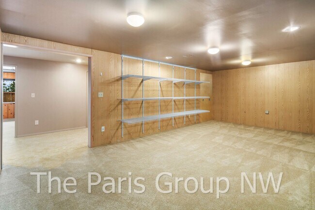 Building Photo - Extraordinary 4BR, 4200sf Mid Century Water View Home with Amazing Outdoor Spaces