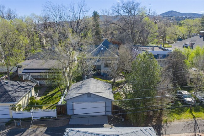 Building Photo - Historic Mount Vernon 4x1.5 Home Steps from Downtown Prescott