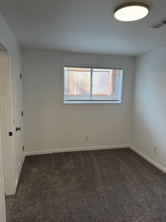 Building Photo - 5130 Caribbean Way