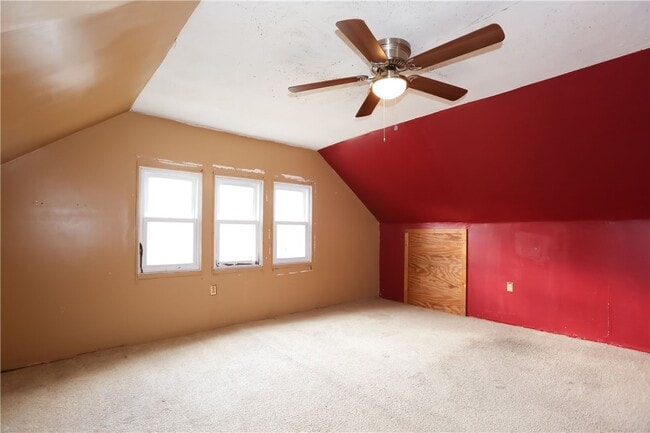 Building Photo - 506 Melville St