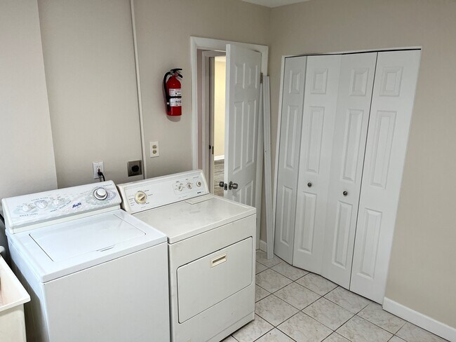 Building Photo - 27640 Barrington St