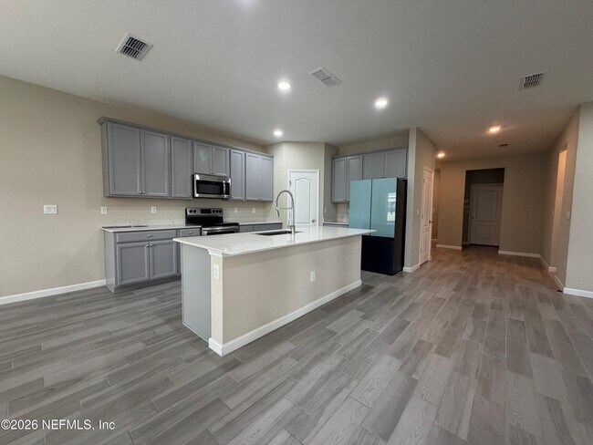 Building Photo - 2219 Major Oak St