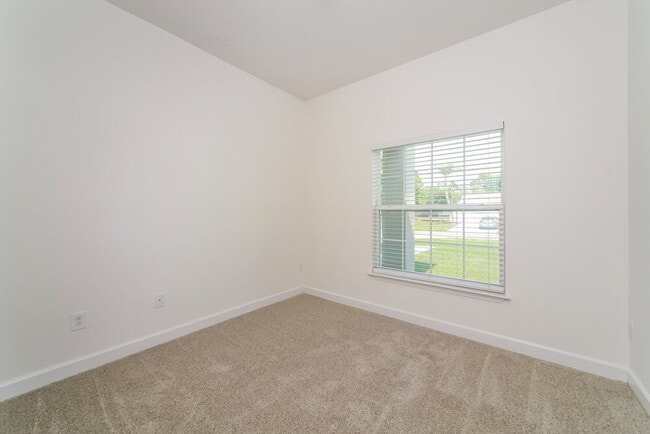Building Photo - 839 Valnera Ct