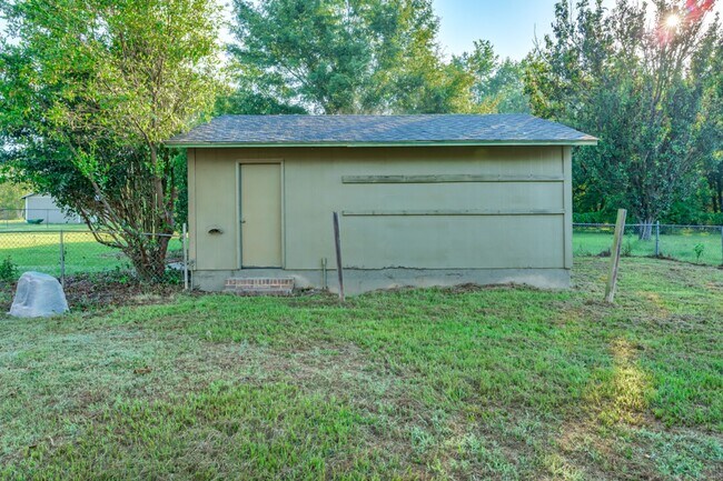Building Photo - 1140 Congaree Rd