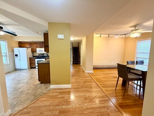 Building Photo - 59 Whitney Ave