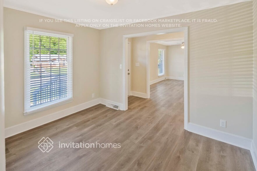 Building Photo - 4213 Gladstone Ln