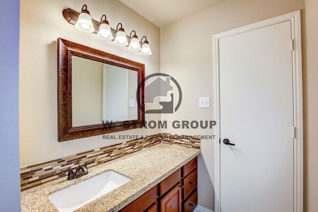 Building Photo - 10856 Devontree Dr