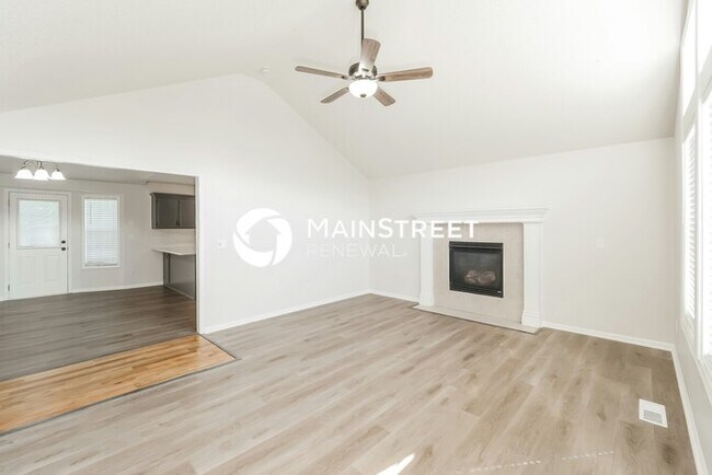 Building Photo - 3 Bedroom Pet-Friendly Home in LEES SUMMIT, MO with Main Street Renewal