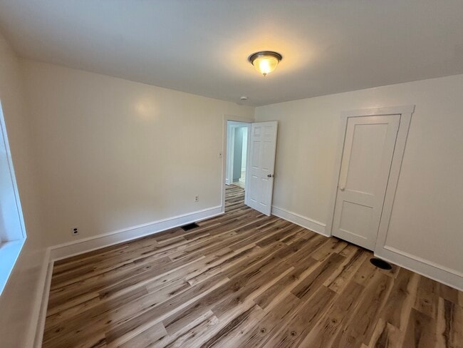Building Photo - 607 Tabak Ave