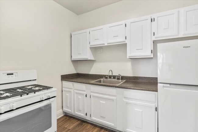 Building Photo - Mayflower Apartments