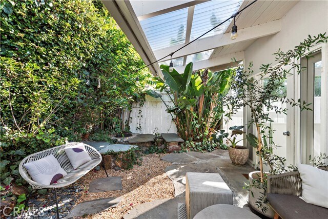 Building Photo - 668 Ramona Ave