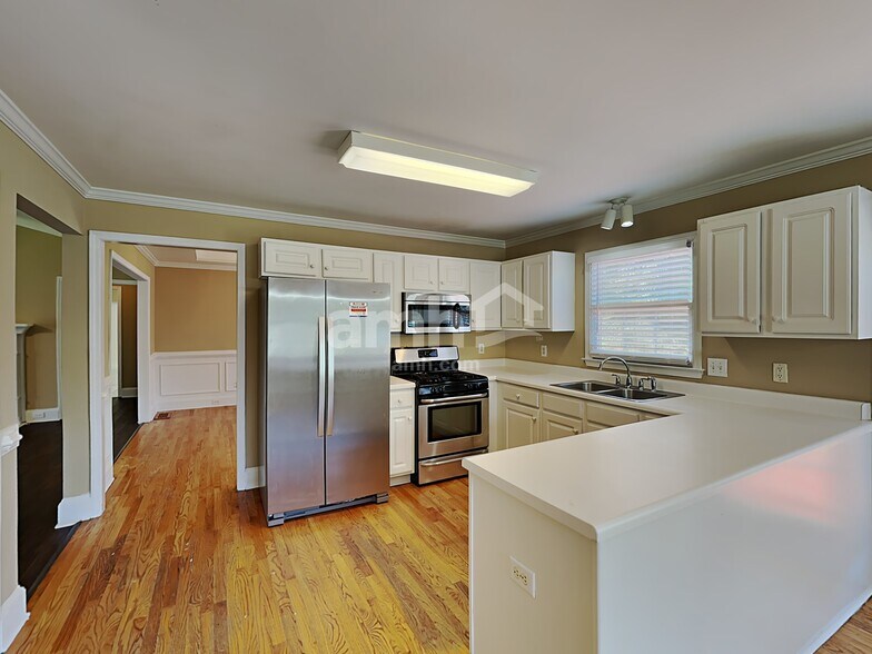 Building Photo - 20 Legend Creek Ct
