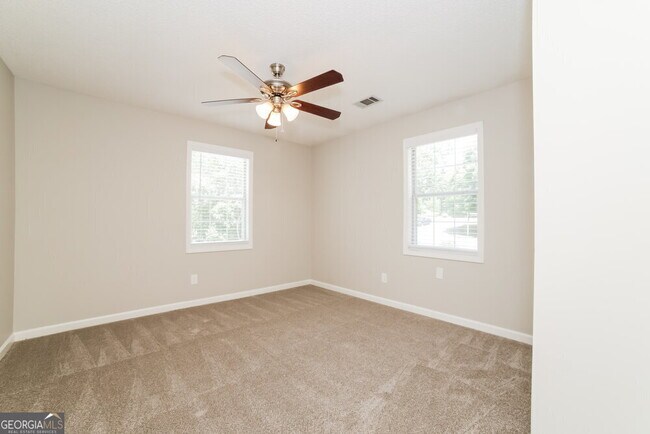 Building Photo - 6868 Robinwood Trail