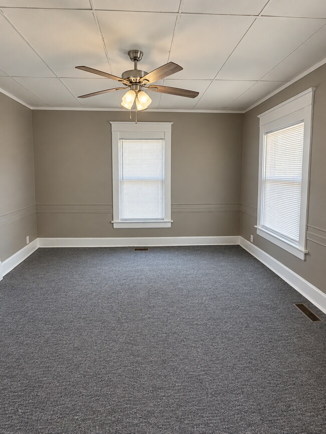 Building Photo - 747 S Fort Ave